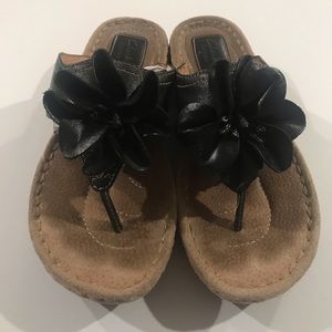 Clark’s Artesian Thong Sandals